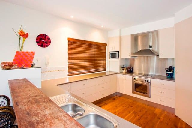 30 Ocean Street, MERMAID BEACH QLD 4218, Mermaid Beach - Thumbnail 4