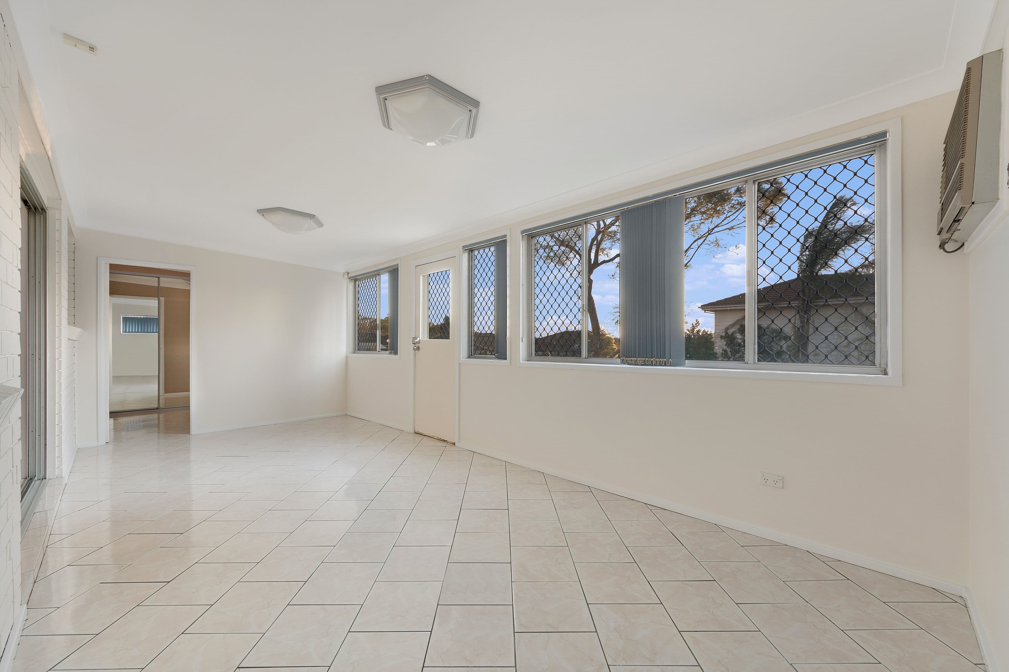 51 Townson Avenue, Leumeah - Thumbnail 2