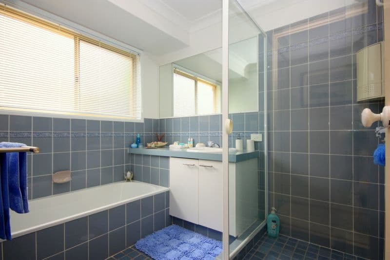 22 Coronet Crescent, BURLEIGH WATERS QLD 4220, Burleigh Waters - Thumbnail 7