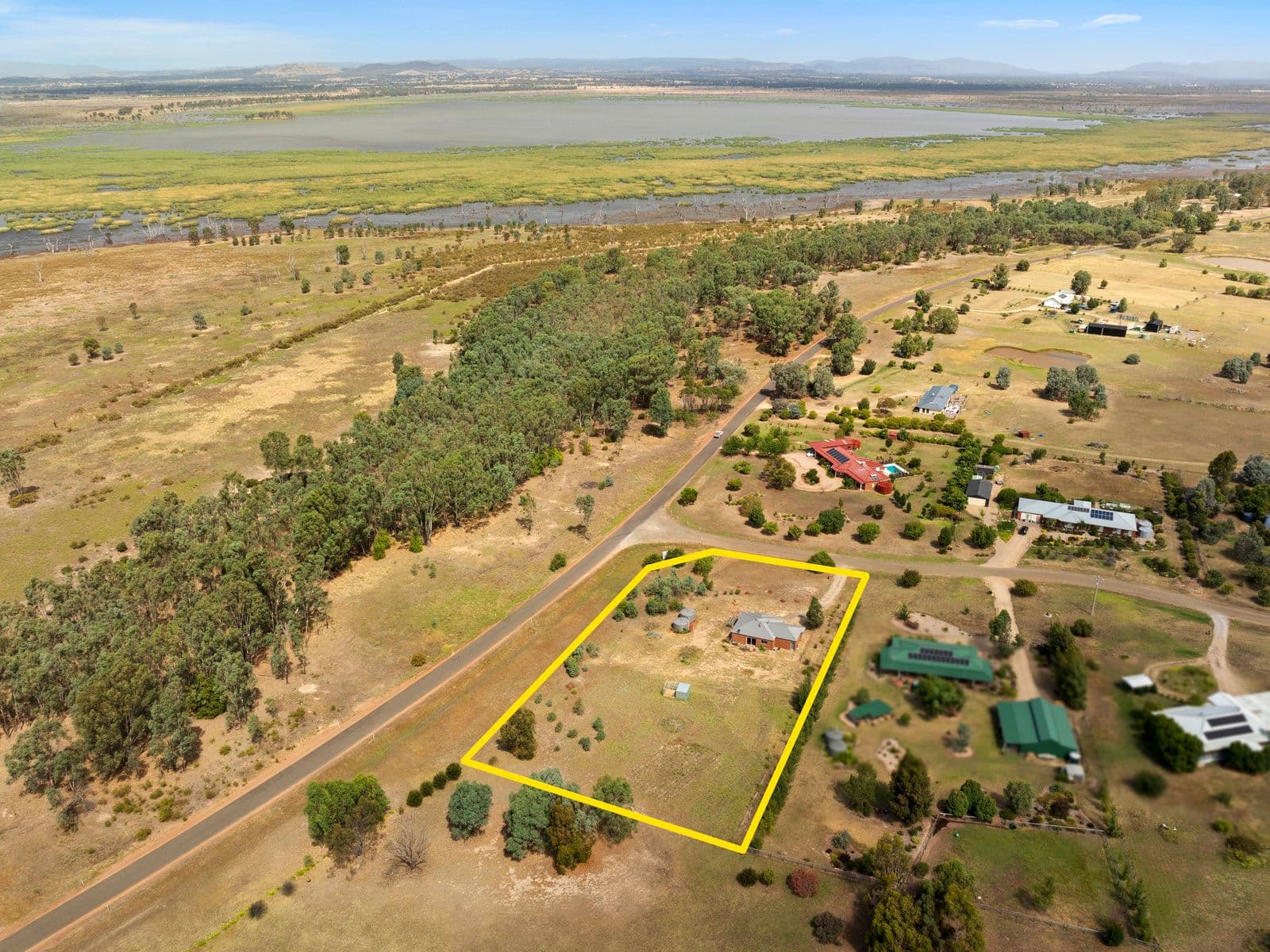 6 Lakeside Drive, Chesney Vale VIC 3725, Chesney Vale - Thumbnail 2