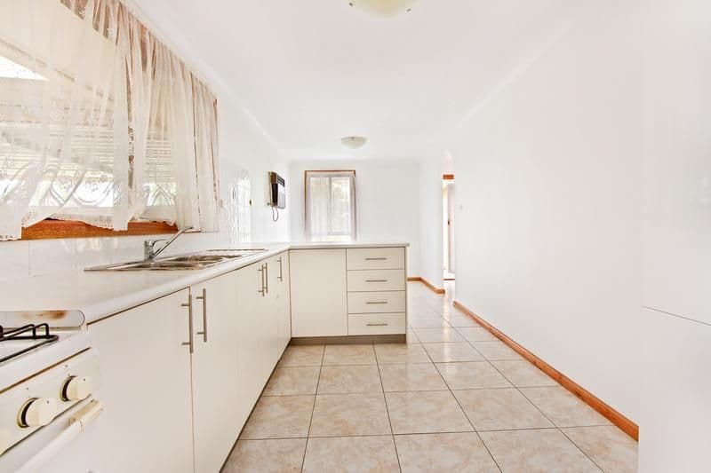 43 Brisbane Road, ST JOHNS PARK NSW 2176, St Johns Park - Thumbnail 2