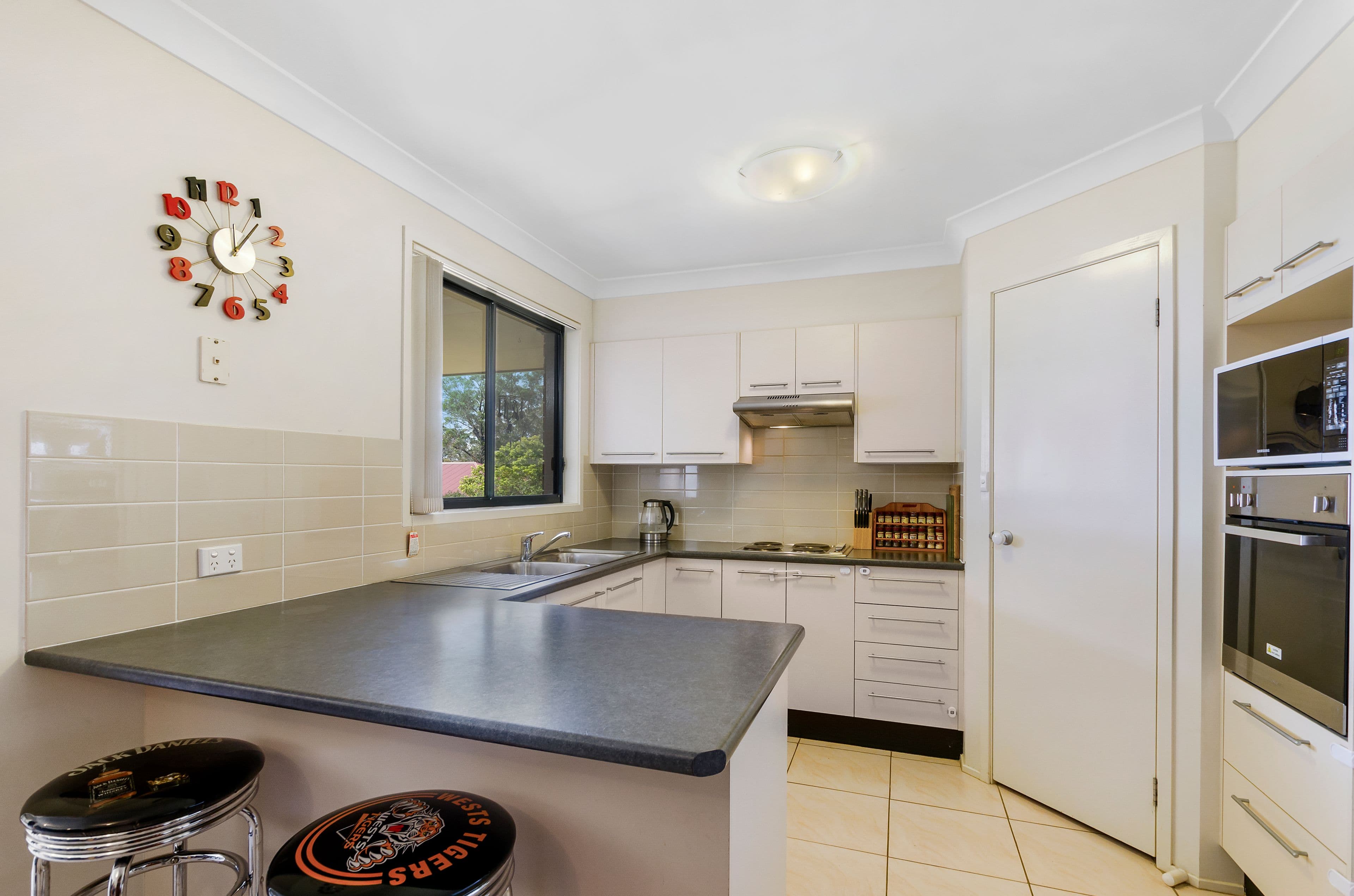 10 Laura Street, Hill Top - Image 1