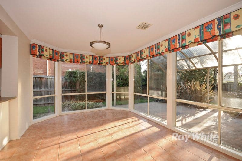 4 Noel Court, WANTIRNA SOUTH VIC 3152, Wantirna South - Thumbnail 3