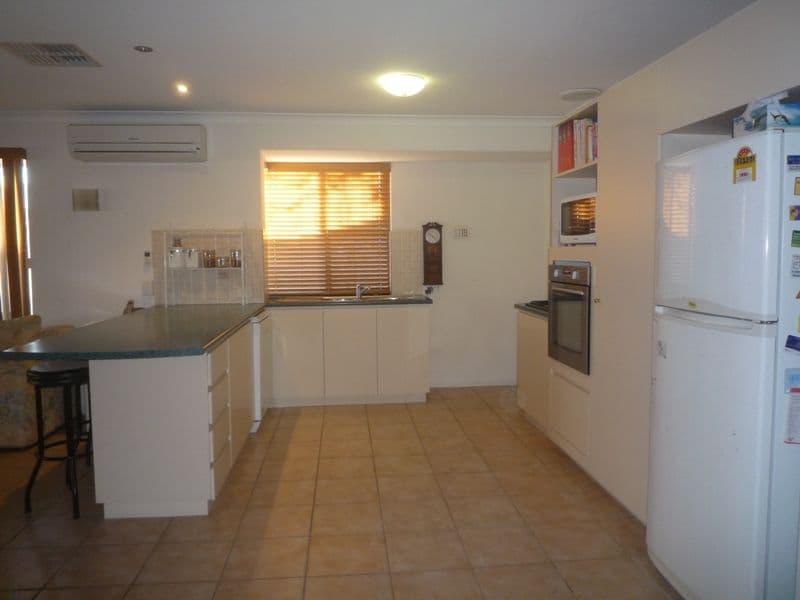 26 Parella Court, BEECHBORO WA 6063, Beechboro - Thumbnail 2