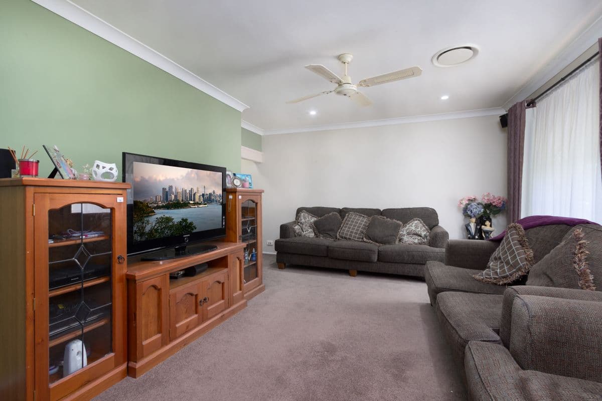30 Griffiths Road, McGraths Hill - Thumbnail 3