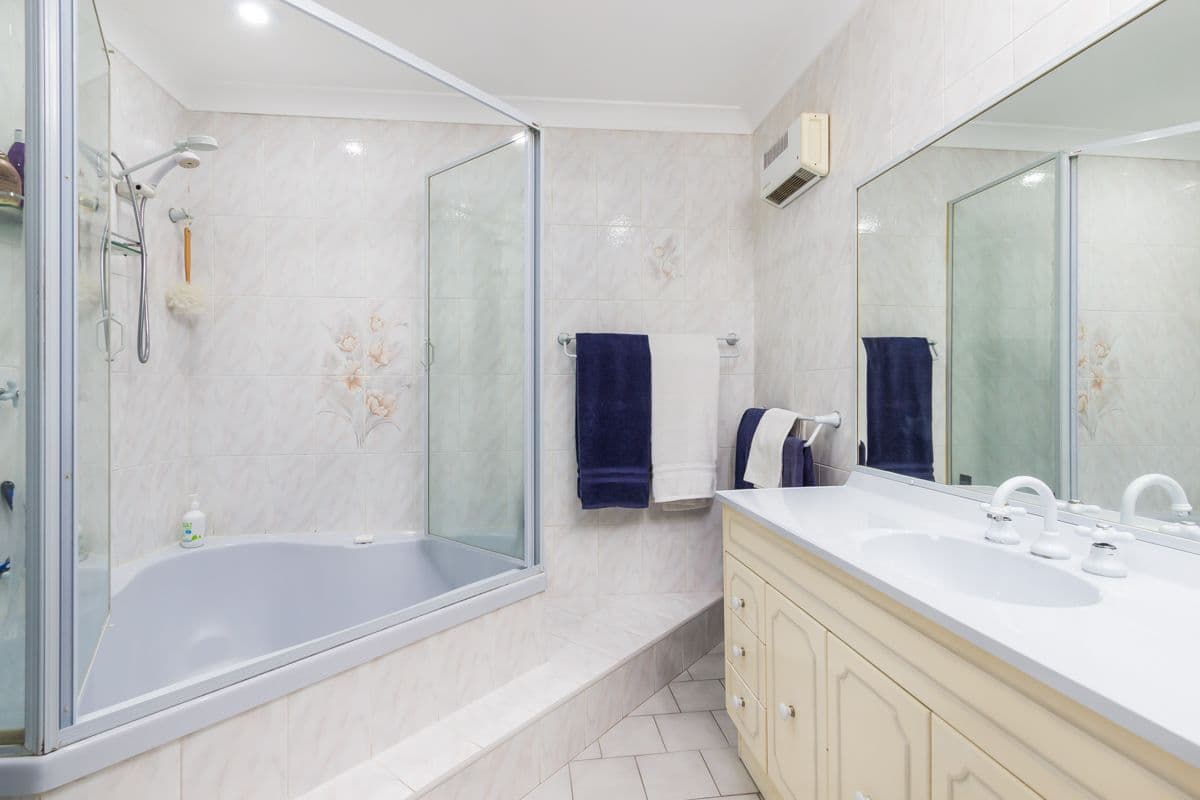 30 Griffiths Road, McGraths Hill - Thumbnail 4