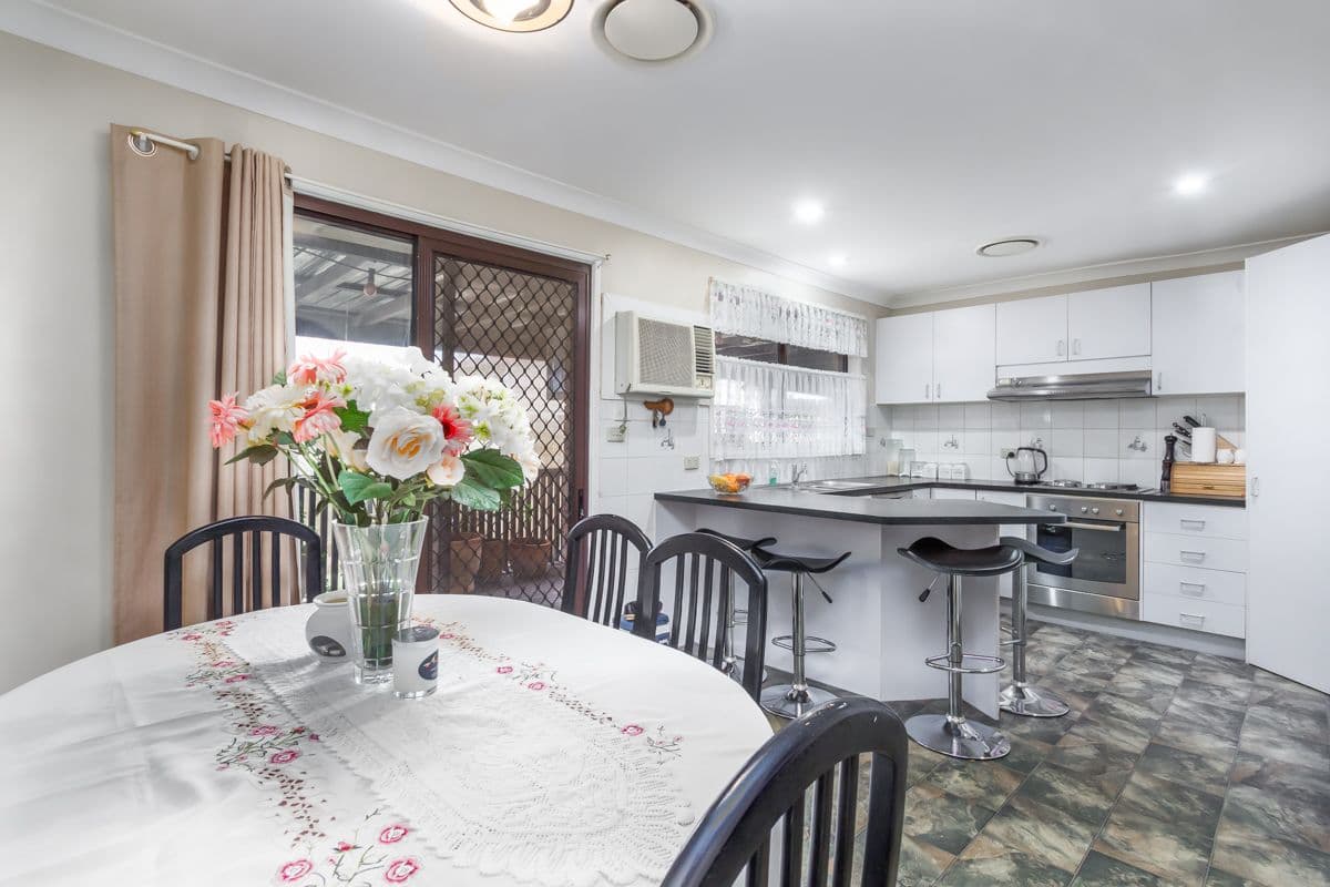 30 Griffiths Road, McGraths Hill - Thumbnail 5