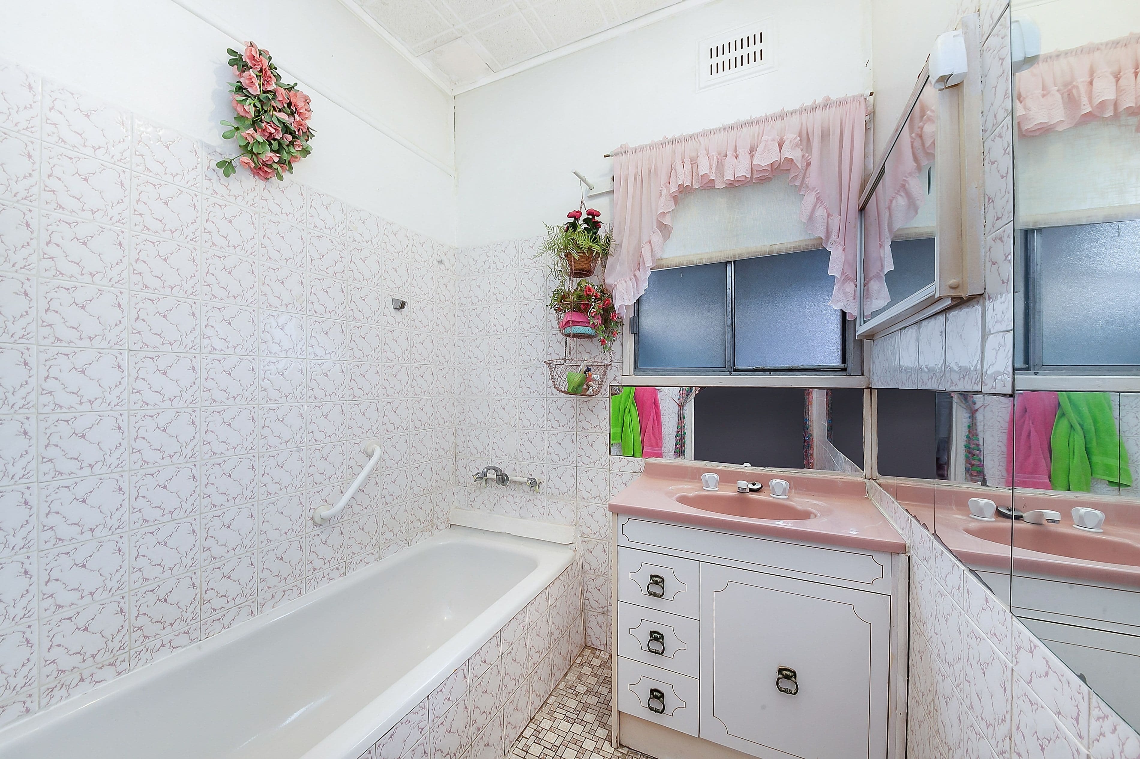 8 Glenview Avenue, Revesby - Thumbnail 6
