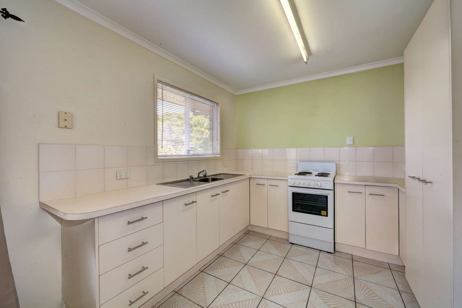 15 Paradise Avenue, THABEBAN QLD 4670, Thabeban - Thumbnail 7