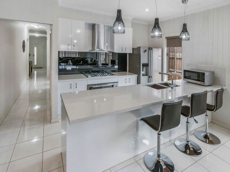 25 Clement Way, Melton South VIC 3338, Melton South - Thumbnail 2