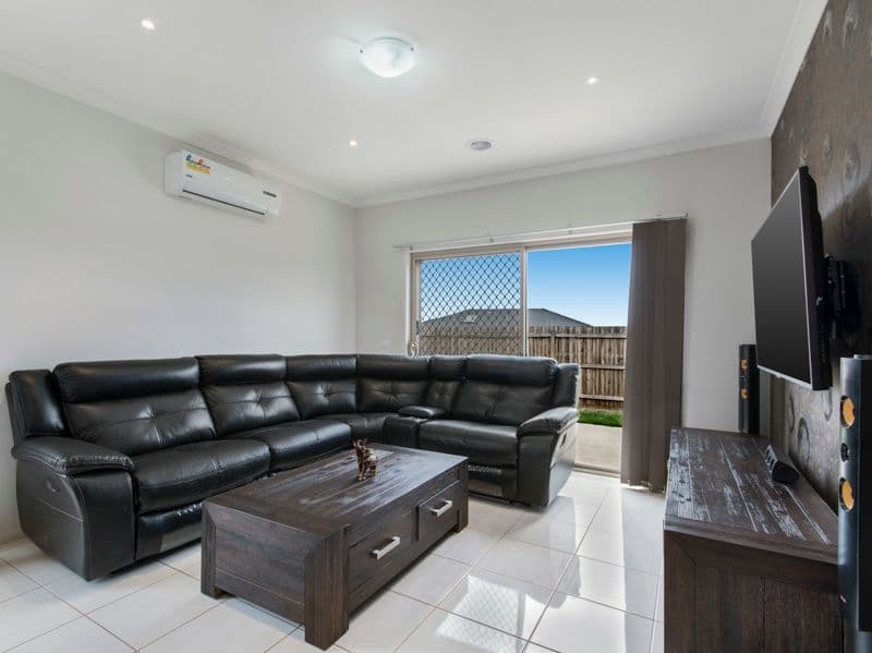 25 Clement Way, Melton South VIC 3338, Melton South - Thumbnail 5