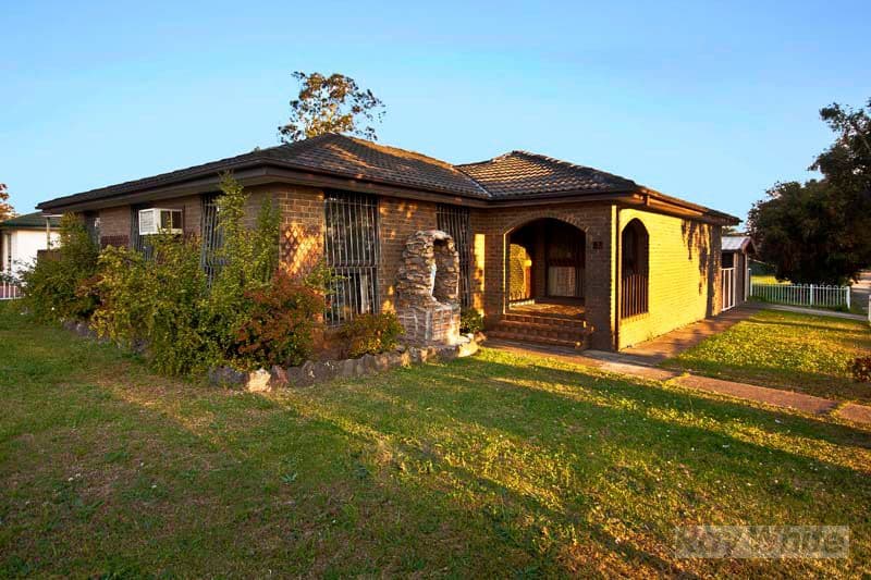 1 Bossley Road, BOSSLEY PARK NSW 2176, Bossley Park - Thumbnail 2