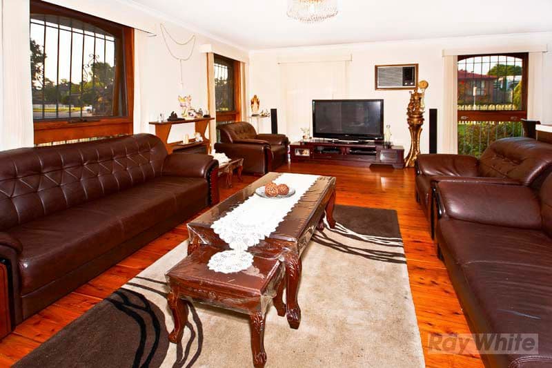 1 Bossley Road, BOSSLEY PARK NSW 2176, Bossley Park - Thumbnail 4
