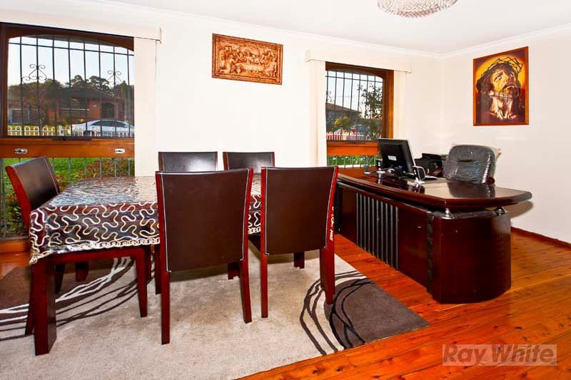1 Bossley Road, BOSSLEY PARK NSW 2176, Bossley Park - Thumbnail 5