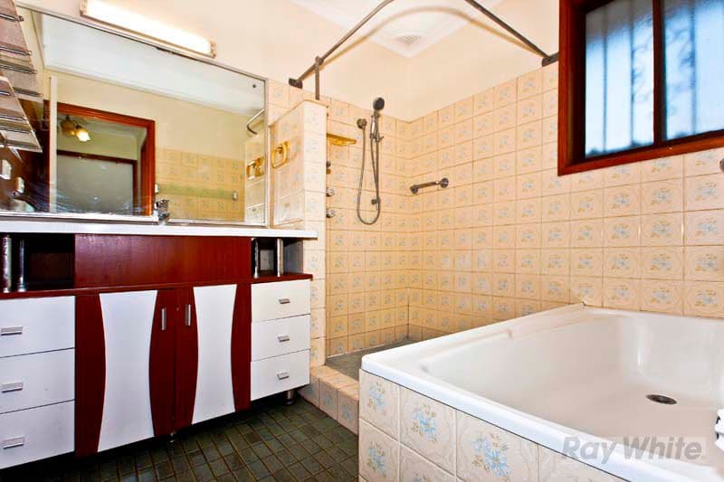 1 Bossley Road, BOSSLEY PARK NSW 2176, Bossley Park - Thumbnail 7