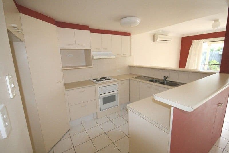 84 Cumberland Drive, VARSITY LAKES QLD 4227, Varsity Lakes - Thumbnail 4