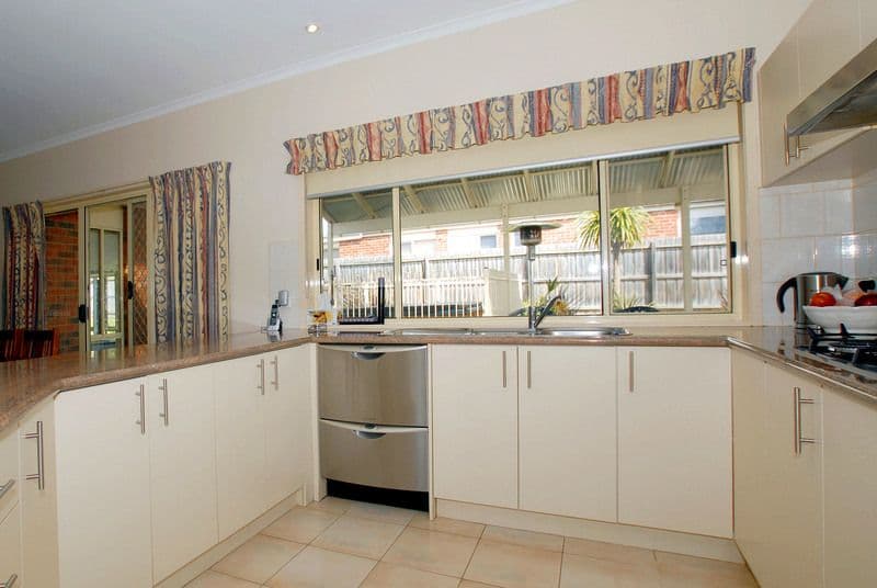 15 Huntingtower Crescent, LANGWARRIN VIC 3910, Langwarrin - Thumbnail 6