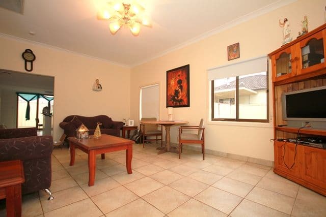 50 Rabaul Road, GEORGES HALL NSW 2198, Georges Hall - Thumbnail 2