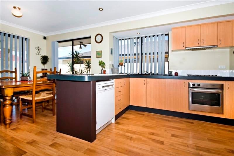 49 Myerson Crescent, MAIDA VALE WA 6057, Maida Vale - Thumbnail 3