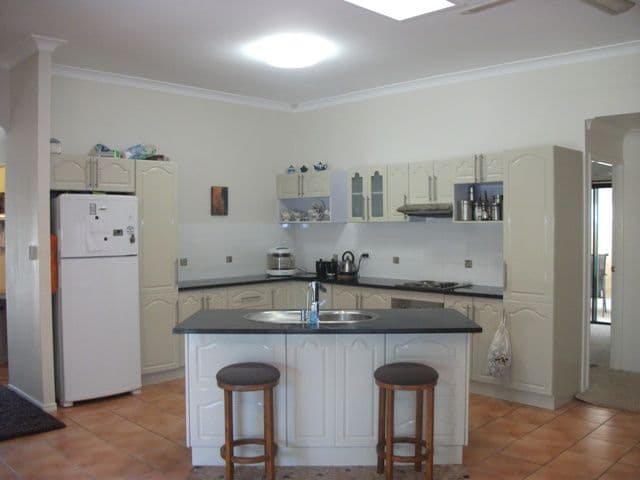 293 Napper Road, ARUNDEL QLD 4214, Arundel - Thumbnail 4