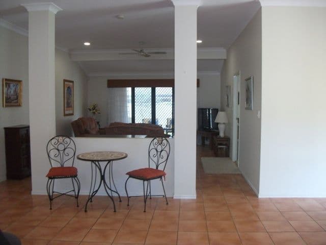 293 Napper Road, ARUNDEL QLD 4214, Arundel - Thumbnail 6