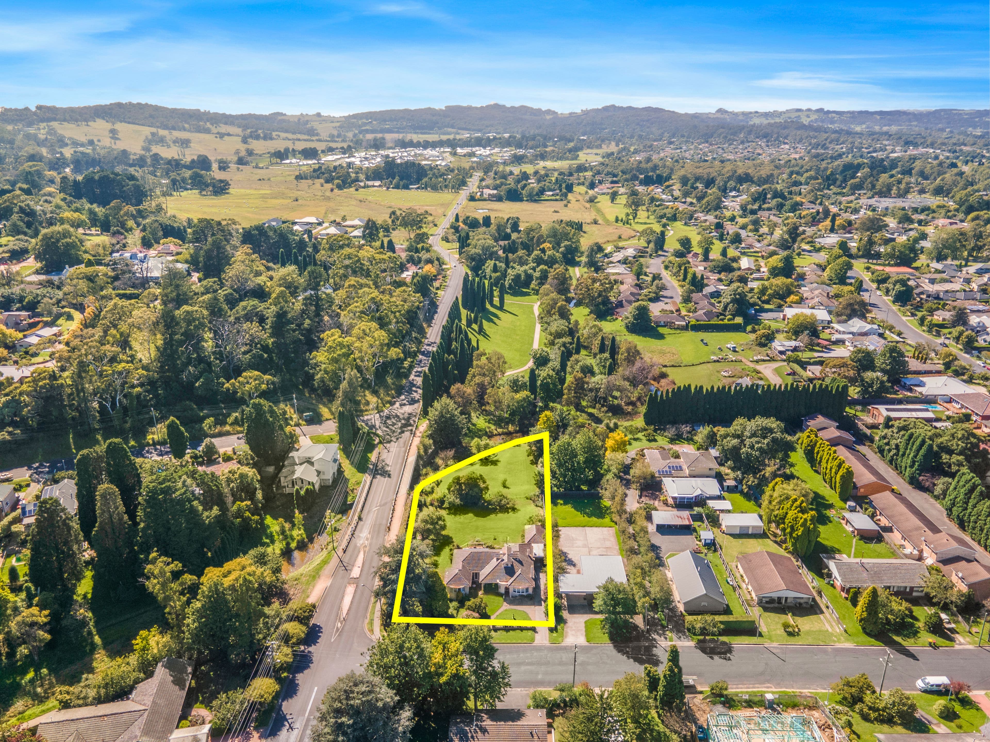 2 Gordon Road, Bowral NSW 2576, Bowral - Thumbnail 3