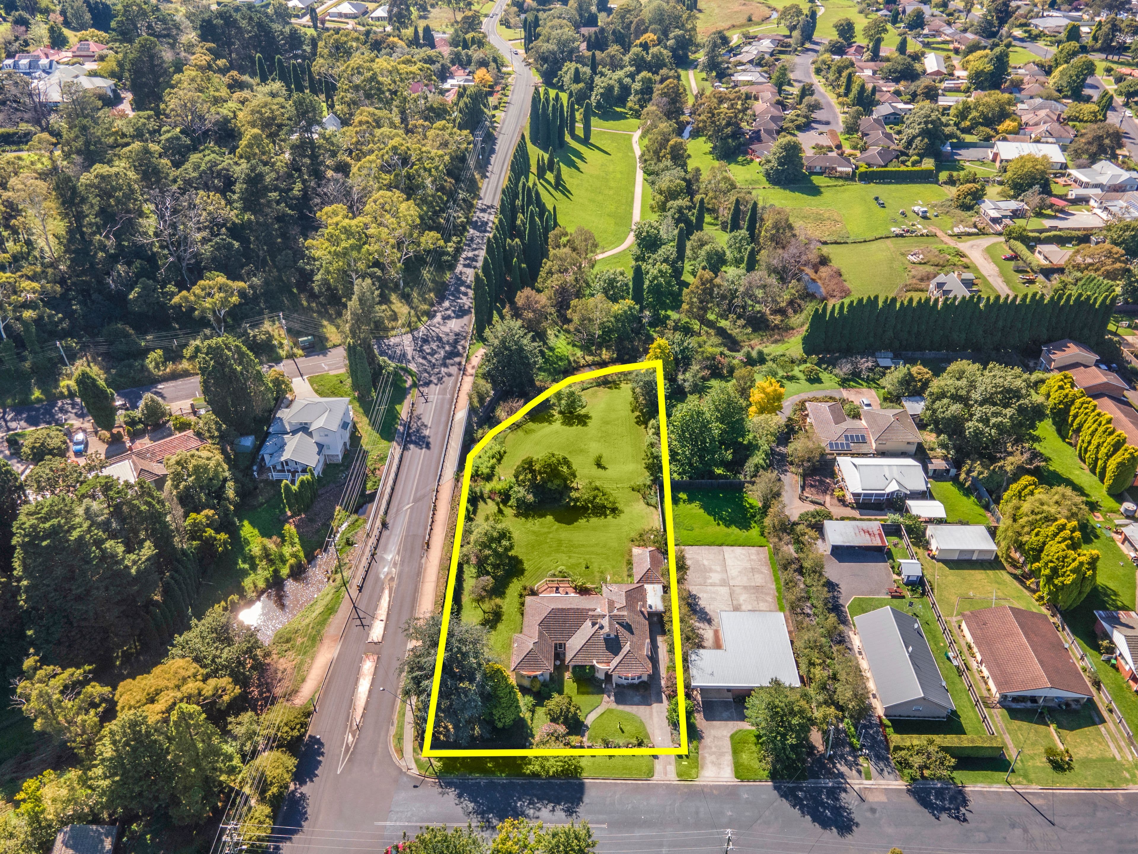 2 Gordon Road, Bowral NSW 2576, Bowral - Thumbnail 4