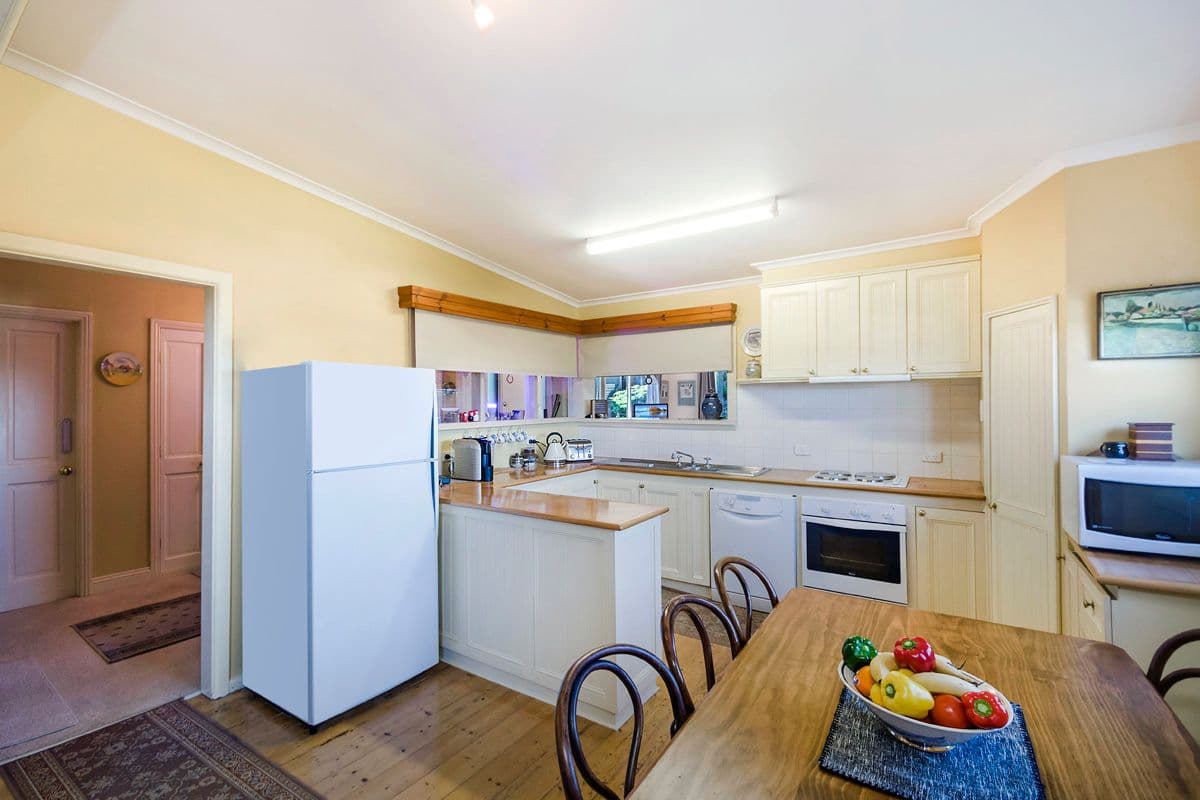 94 Foster Street, Warrnambool VIC 3280, Warrnambool - Thumbnail 4