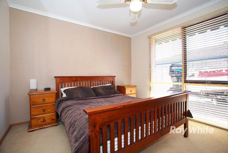 5 Woodbine Road, CRANBOURNE VIC 3977, Cranbourne North - Thumbnail 6
