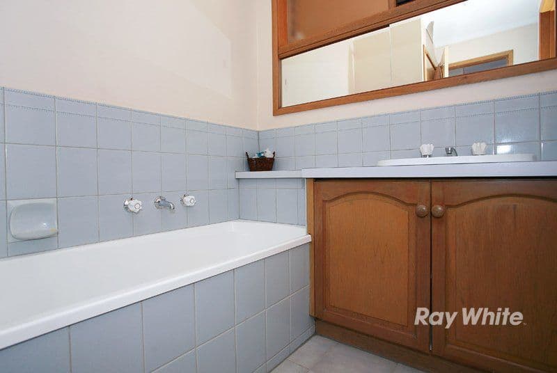 5 Woodbine Road, CRANBOURNE VIC 3977, Cranbourne North - Thumbnail 7