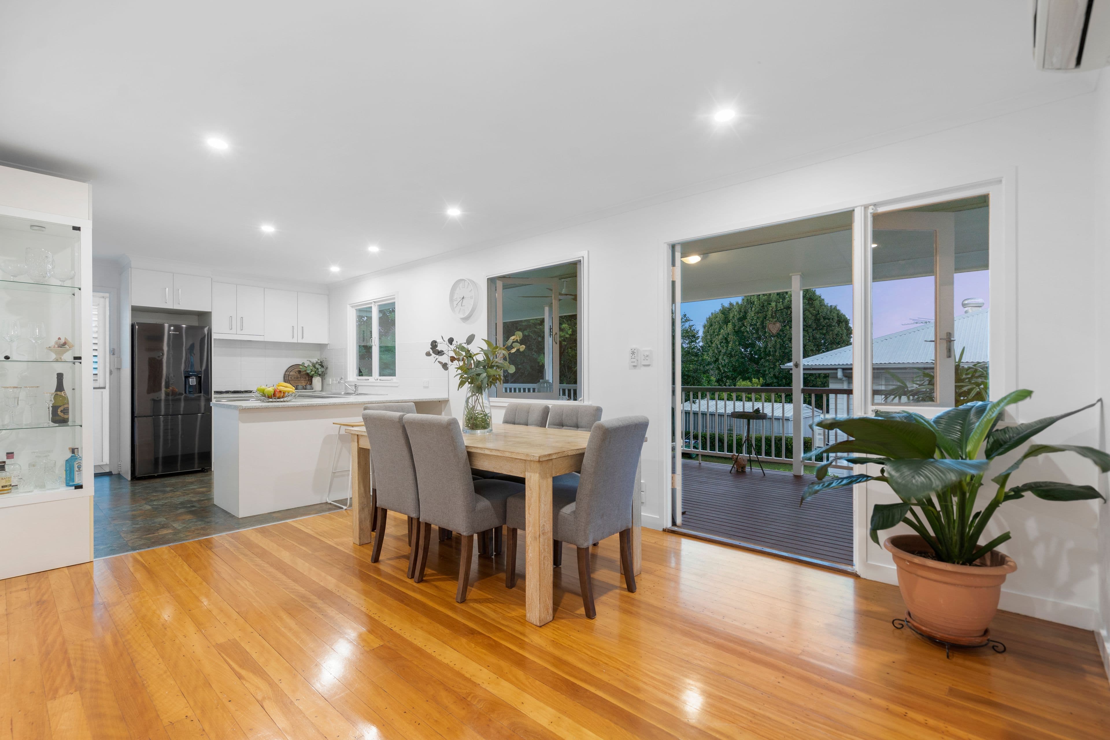 55 Wemvern Street, Upper Mount Gravatt QLD 4122, Upper Mount Gravatt - Thumbnail 2