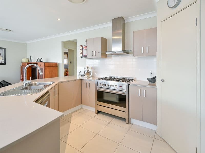 3 Bend Court, Eatons Hill QLD 4037, Eatons Hill - Thumbnail 2