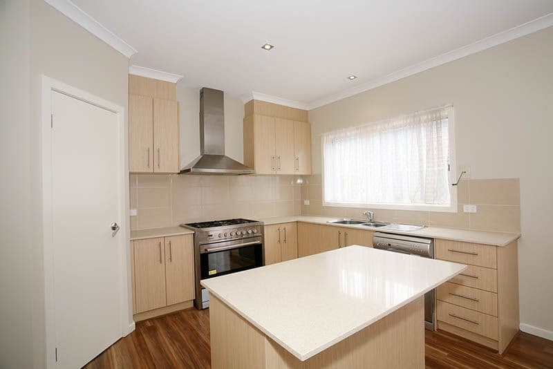 12 Riordan Crescent, MERNDA VIC 3754, Mernda - Thumbnail 4