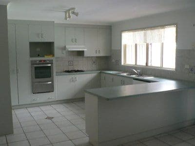30 Lomandra Street, BOYNE ISLAND QLD 4680, Boyne Island - Thumbnail 7