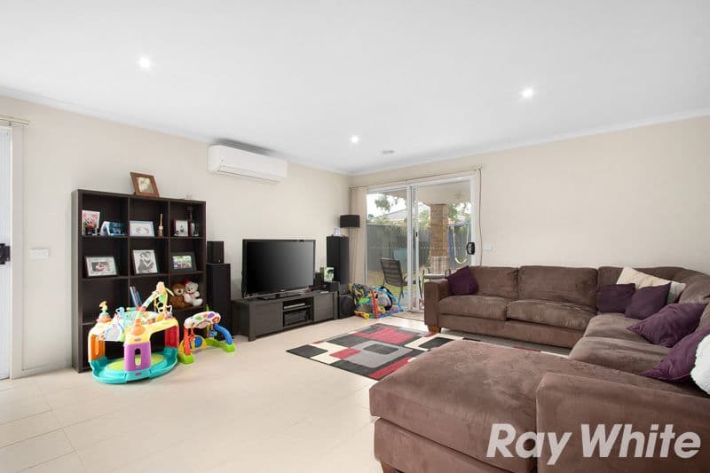 4 Seville Street, Pakenham VIC 3810, Pakenham - Thumbnail 2
