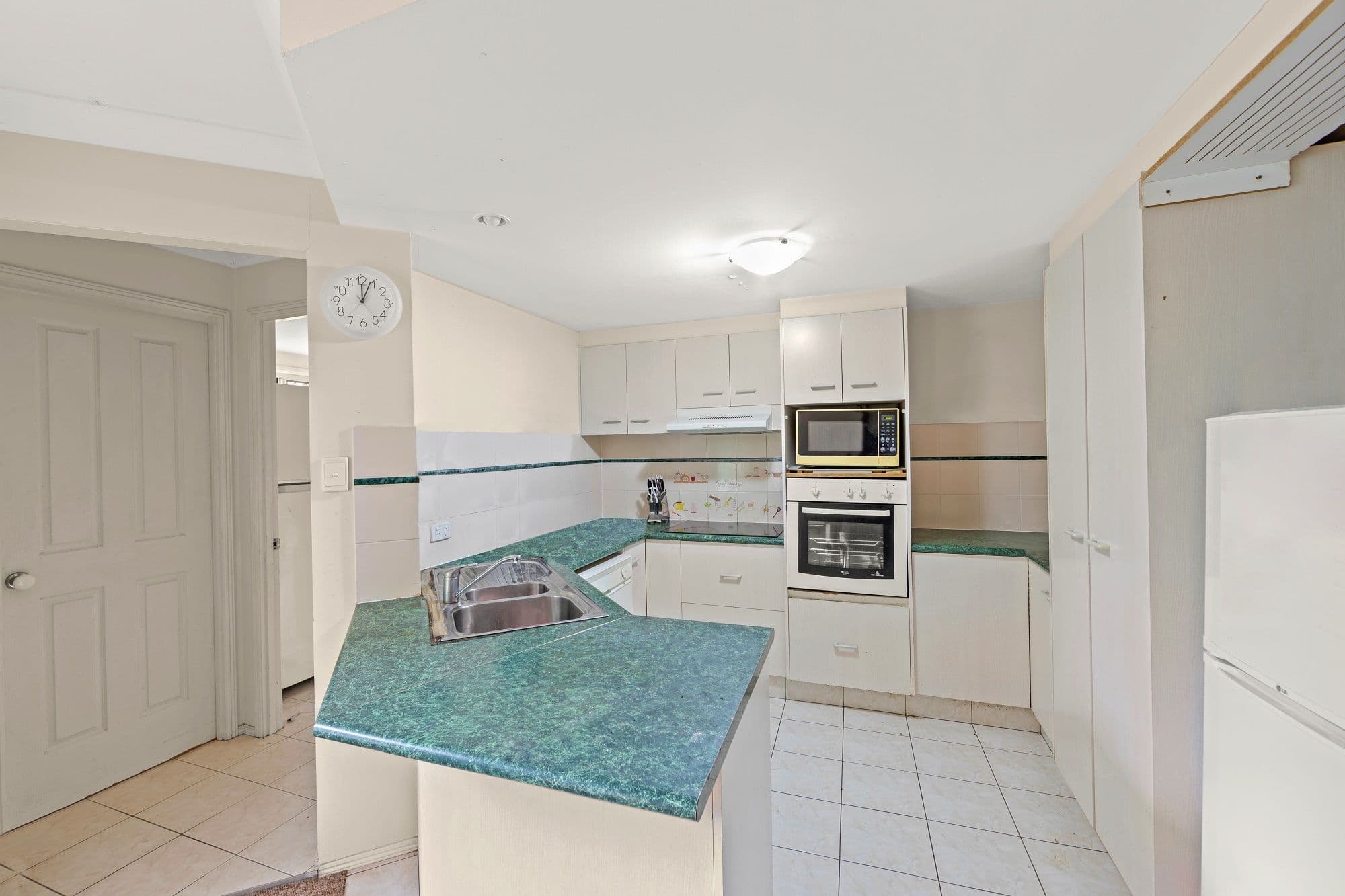 50-52 Pohlman Street, Southport QLD 4215, Southport - Thumbnail 4