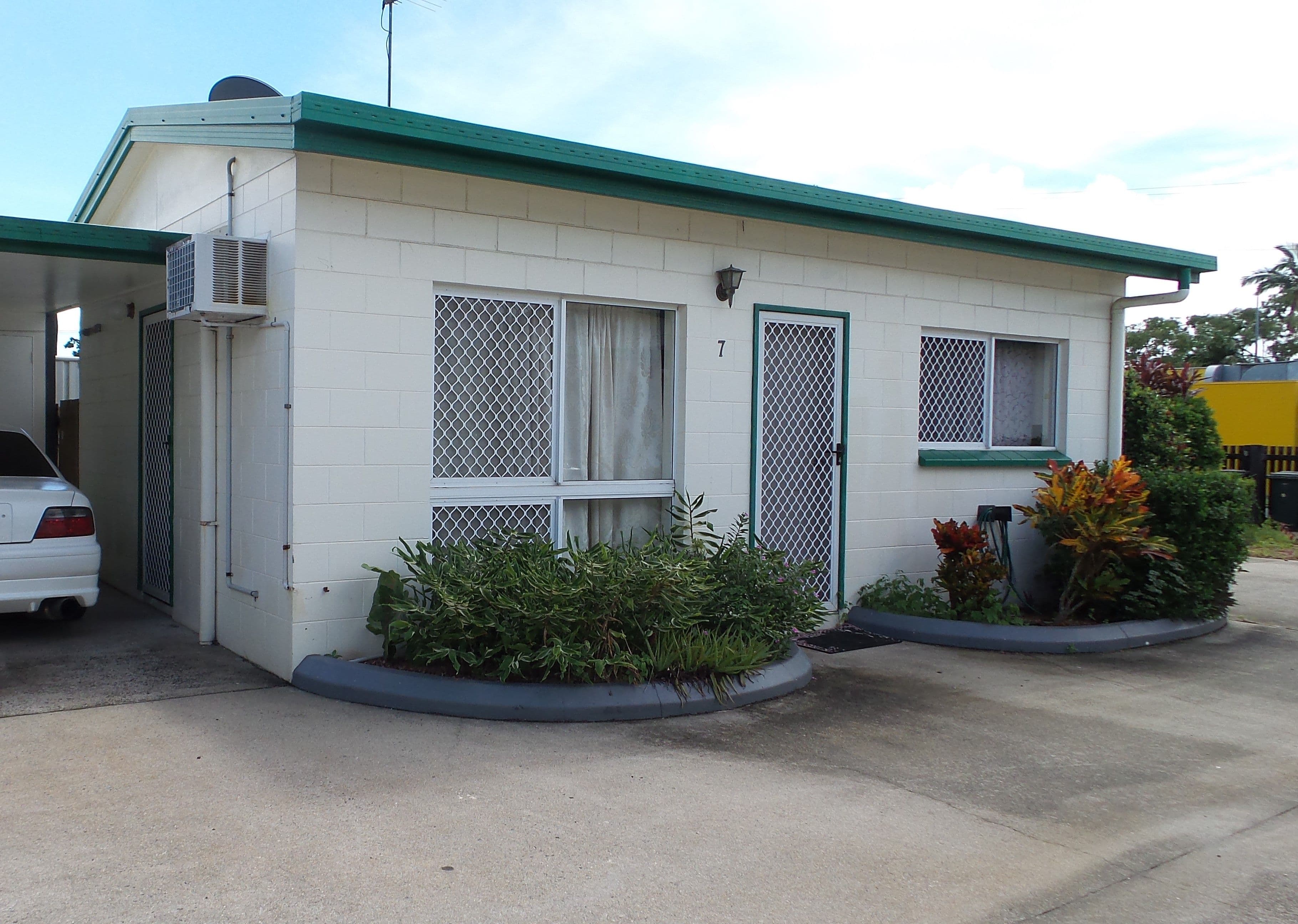83 Wilks Street, Bungalow QLD 4870, Bungalow - Thumbnail 2