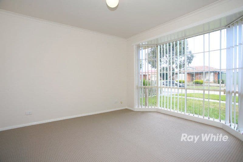 8 Montrose Way, CRANBOURNE VIC 3977, Cranbourne West - Thumbnail 8