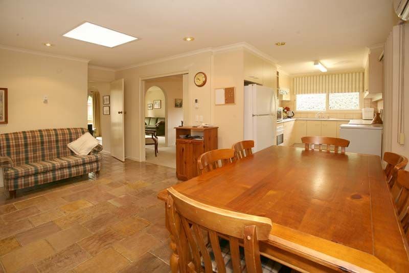 13 Summerhill Avenue, WHEELERS HILL VIC 3150, Wheelers Hill - Thumbnail 3