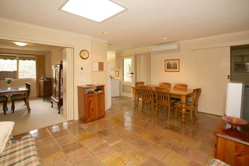 13 Summerhill Avenue, WHEELERS HILL VIC 3150, Wheelers Hill - Thumbnail 4