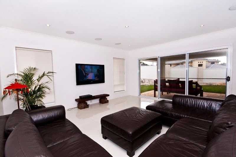 17 Golden Bear Drive, ARUNDEL QLD 4214, Arundel - Thumbnail 2