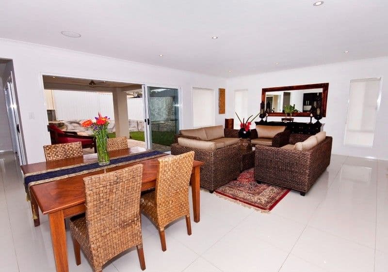 17 Golden Bear Drive, ARUNDEL QLD 4214, Arundel - Thumbnail 3