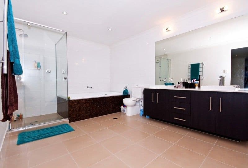 17 Golden Bear Drive, ARUNDEL QLD 4214, Arundel - Thumbnail 8