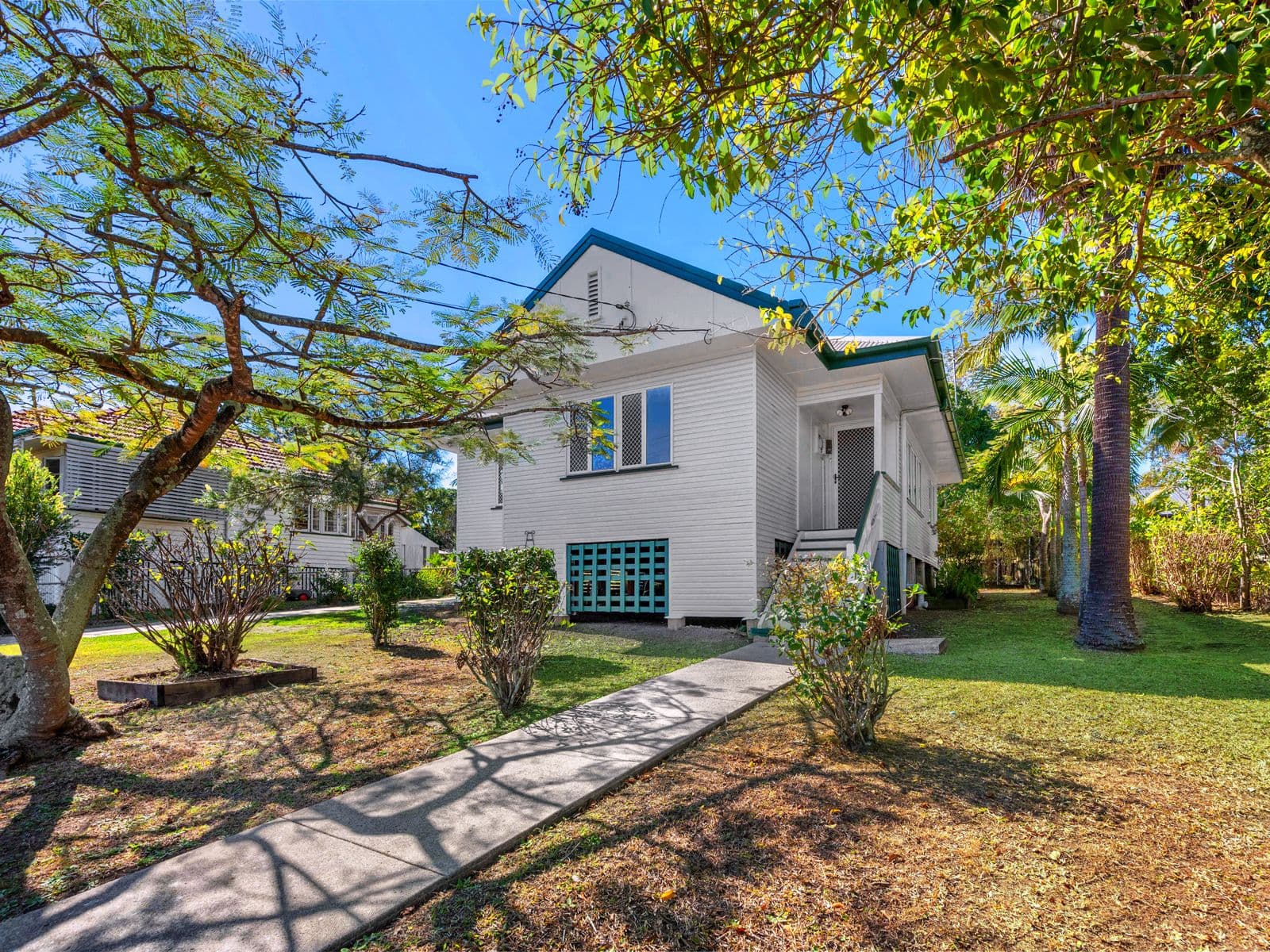 28 Roscoe Street, Holland Park QLD 4121, Holland Park - Thumbnail 2