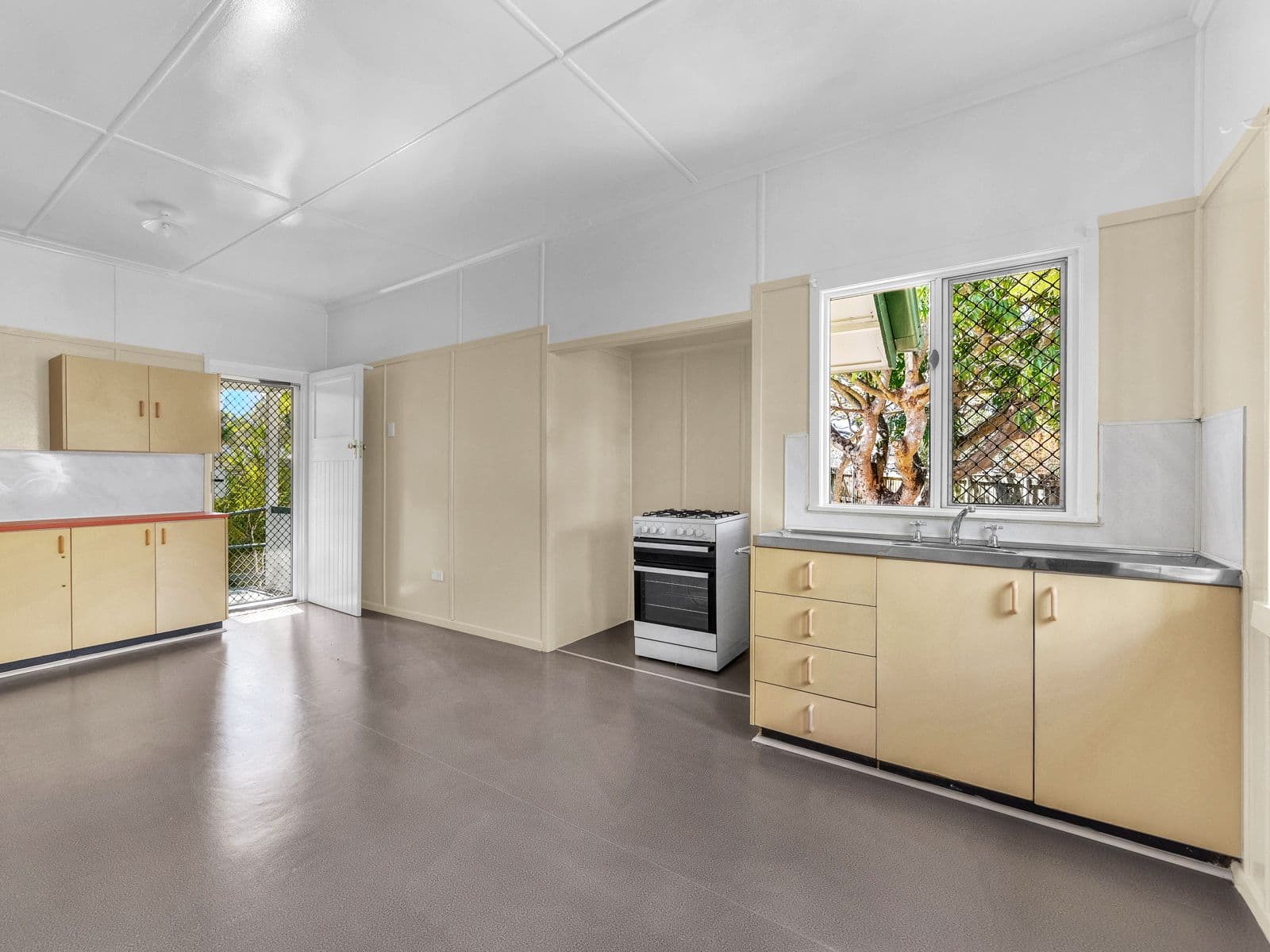 28 Roscoe Street, Holland Park QLD 4121, Holland Park - Thumbnail 7