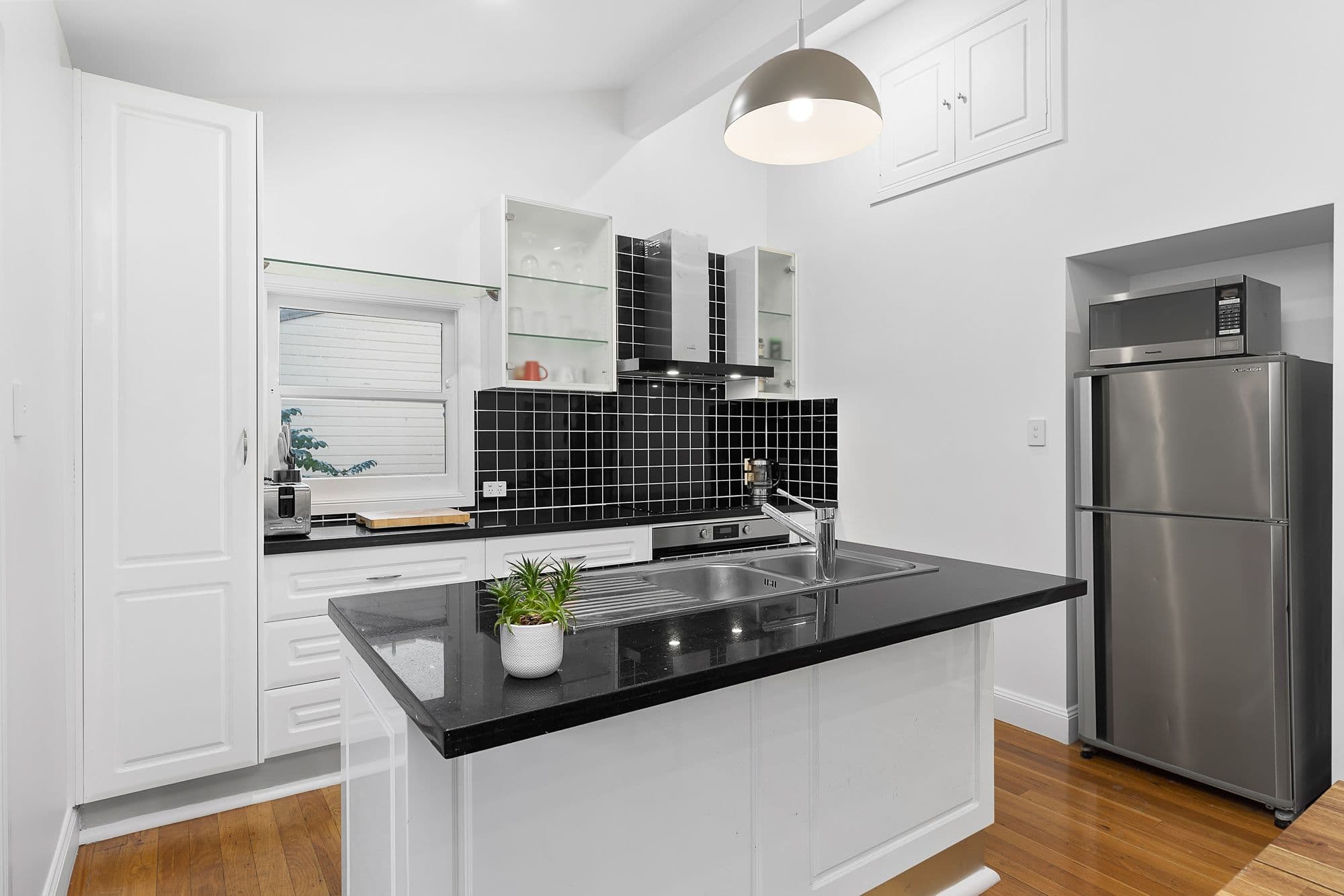 34 Lilley Street, Spring Hill QLD 4000, Spring Hill - Thumbnail 2