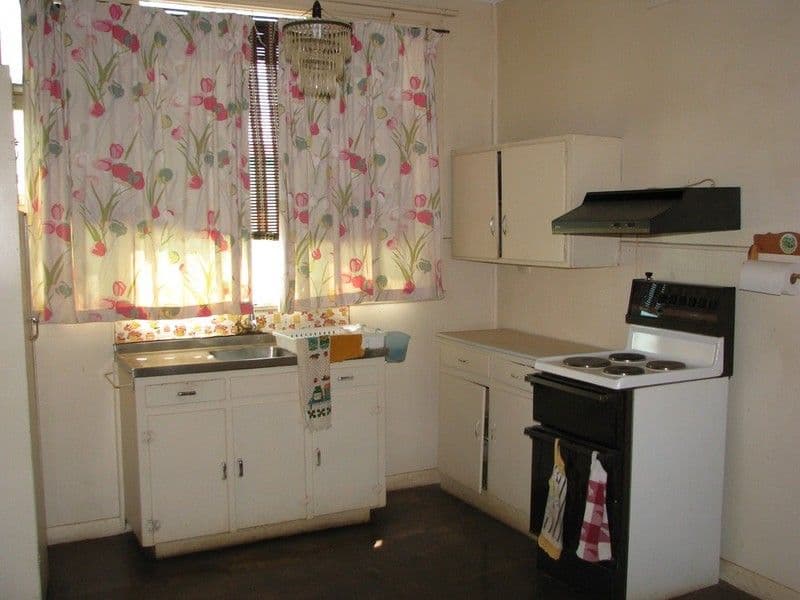 300 Boughtman Street, BROKEN HILL NSW 2880, Broken Hill - Thumbnail 4