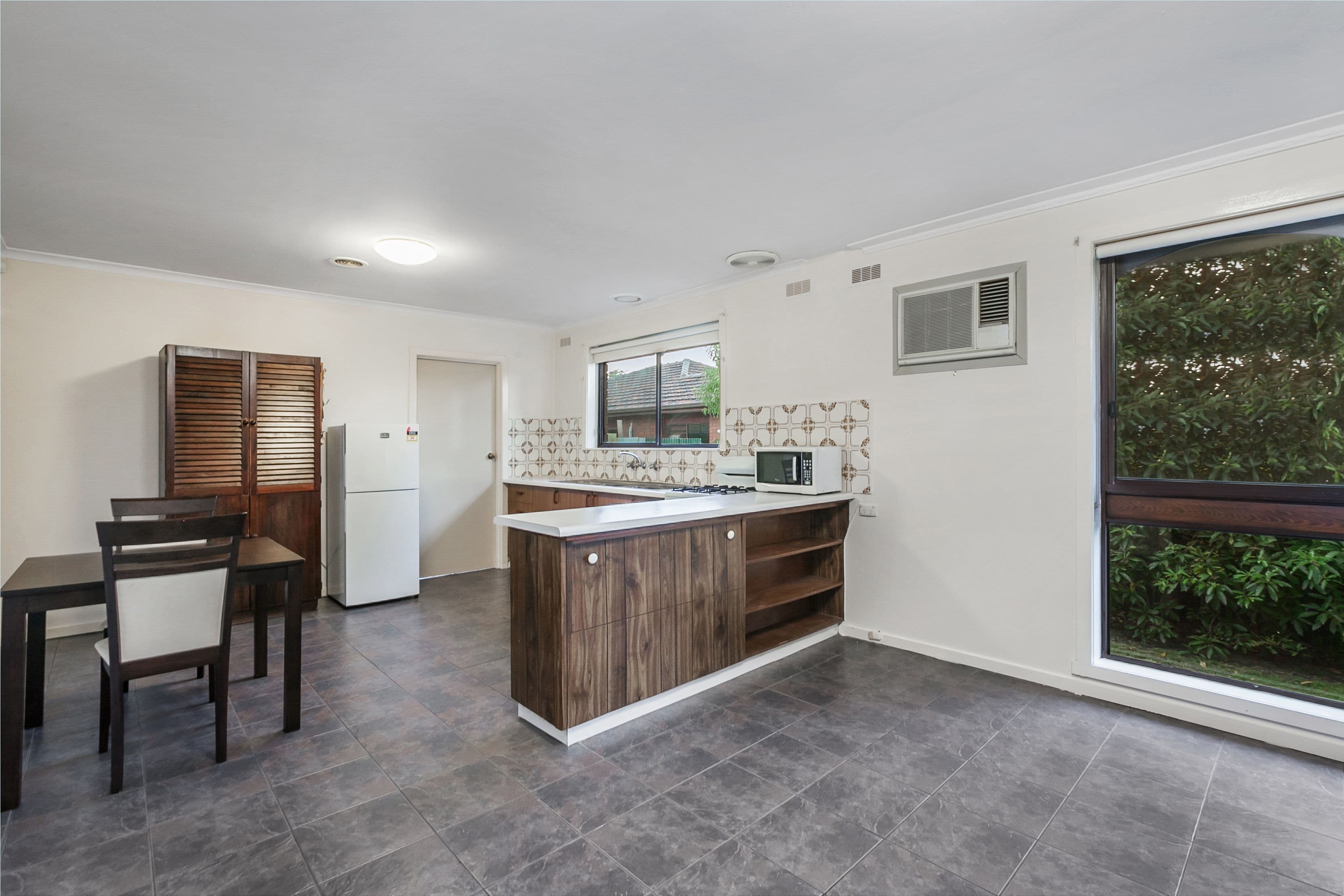 121 Dundas Street, Preston VIC 3072, Preston - Thumbnail 2