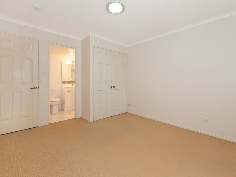 60 Hassall Street, CORINDA QLD 4075, Corinda - Thumbnail 4