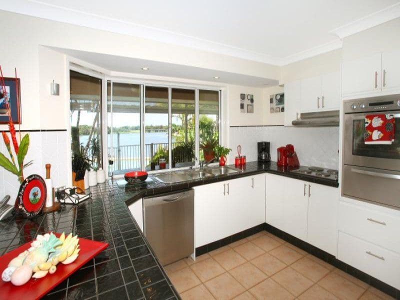 184 Port Jackson Boulevard, CLEAR ISLAND WATERS QLD 4226, Clear Island Waters - Thumbnail 8